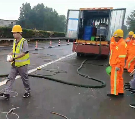 聚氨酯注浆机高速路基加固浇注